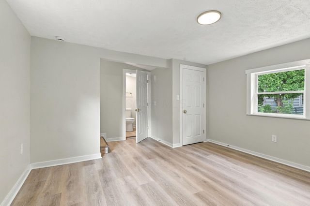 23 E Oak Street, Canal Winchester, OH 43110