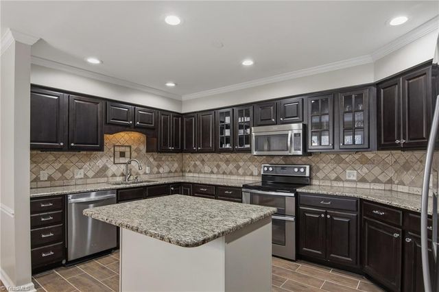 154 Pembrooke Ridge Court, Advance, NC 27006