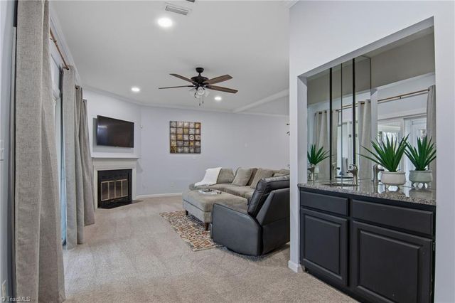 154 Pembrooke Ridge Court, Advance, NC 27006