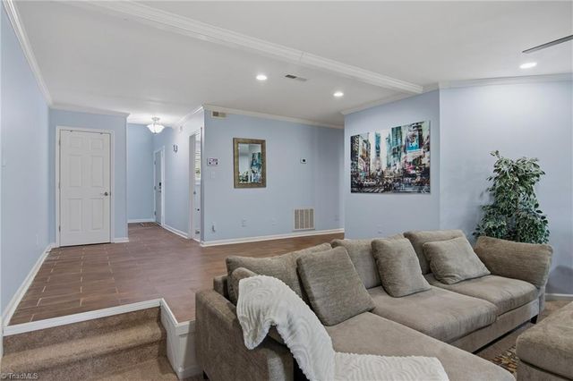 154 Pembrooke Ridge Court, Advance, NC 27006