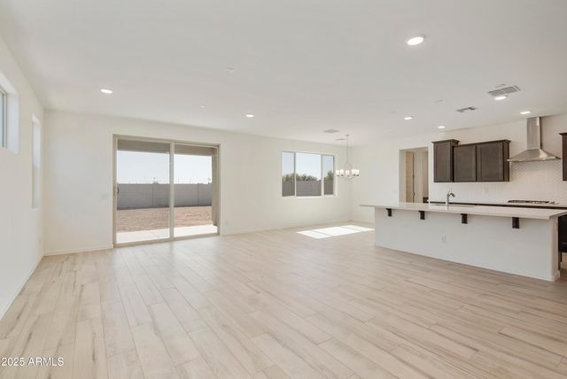 15675 W MERCER Lane, Surprise, AZ 85379