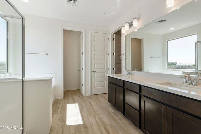 15675 W MERCER Lane, Surprise, AZ 85379