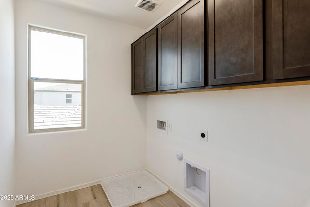 15675 W MERCER Lane, Surprise, AZ 85379