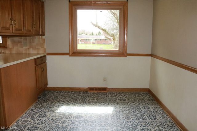 3788 Carl Street NW, Uniontown, OH 44685