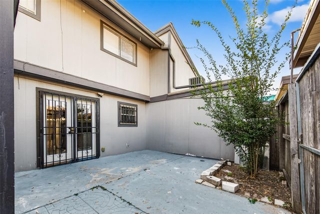 5813 Village Forest Court, Houston, TX 77092