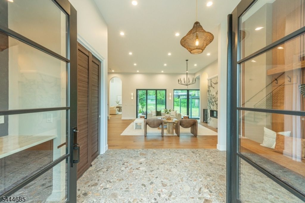 98 Haddenfield Rd, Clifton City, NJ 07013 — photo 2