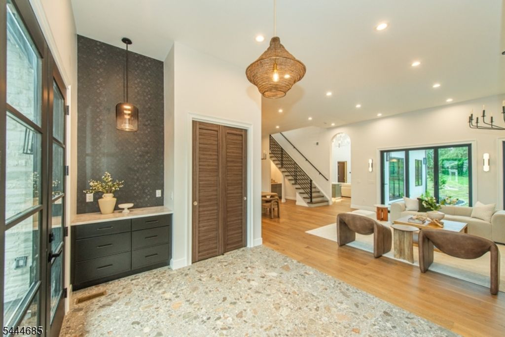 98 Haddenfield Rd, Clifton City, NJ 07013 — photo 3