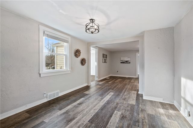 2625 Oakhill Dr, South Park, PA 15129