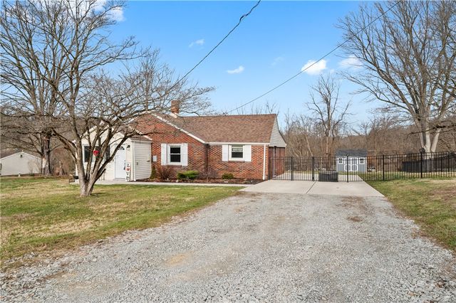 2625 Oakhill Dr, South Park, PA 15129