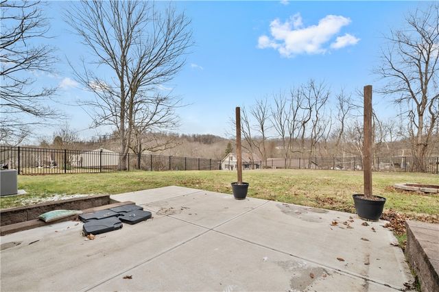 2625 Oakhill Dr, South Park, PA 15129