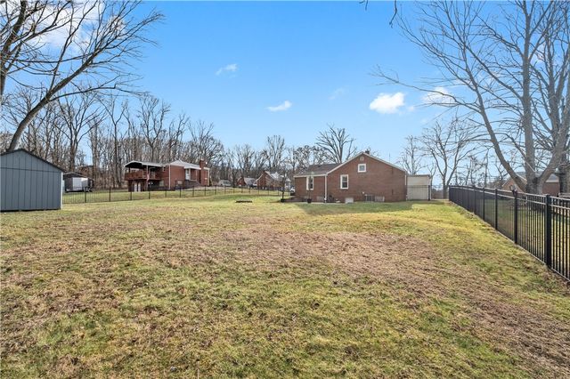 2625 Oakhill Dr, South Park, PA 15129