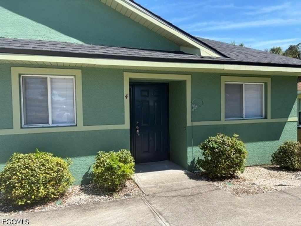 707 SE 24th AVE 4, Cape Coral, FL 33990
