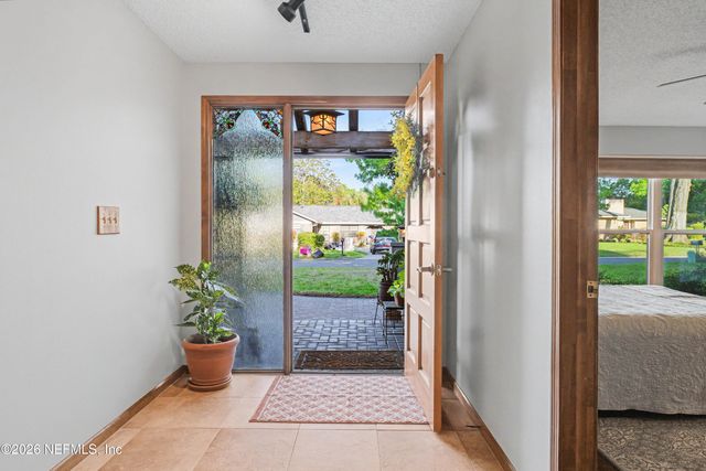 5322 SECLUDED OAKS Lane, Jacksonville, FL 32210