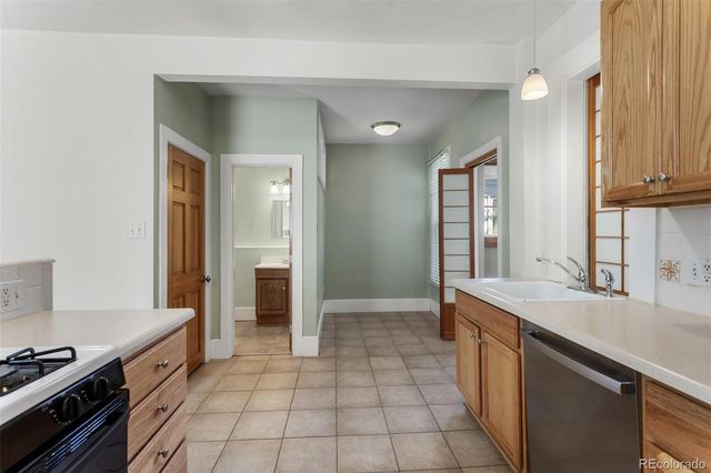 914 E Iowa Avenue, Denver, CO 80210