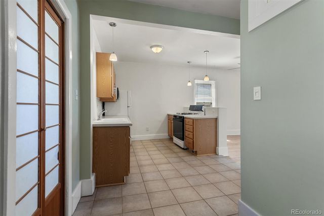 914 E Iowa Avenue, Denver, CO 80210