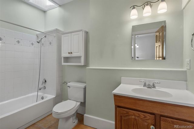 914 E Iowa Avenue, Denver, CO 80210