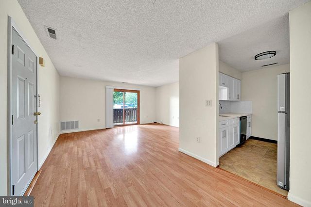 601 RAVENS CREST DR, Plainsboro, NJ 08536