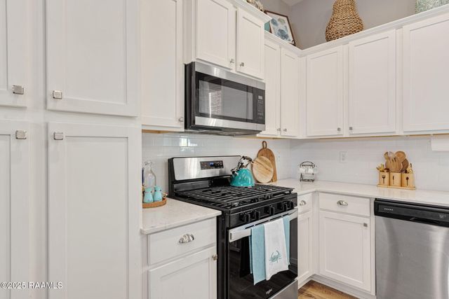 104 Satsuma Drive, Youngsville, LA 70592