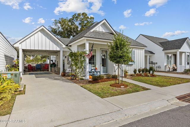 104 Satsuma Drive, Youngsville, LA 70592