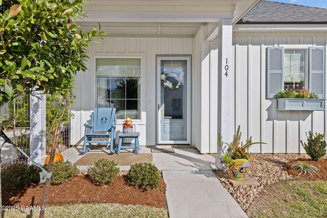 104 Satsuma Drive, Youngsville, LA 70592