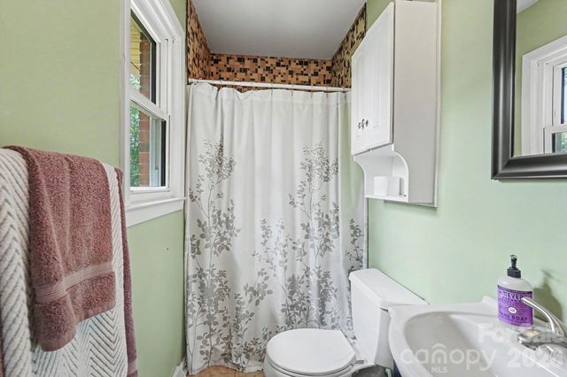 7220 Pharr Mill Road, Harrisburg, NC 28075
