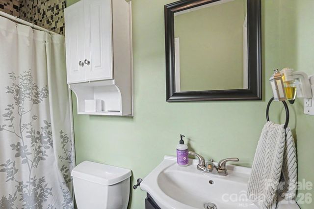 7220 Pharr Mill Road, Harrisburg, NC 28075