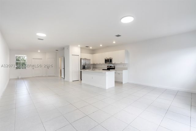 2408 NW 131st Cir 2408, Miami, FL 33167