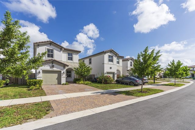 2408 NW 131st Cir 2408, Miami, FL 33167