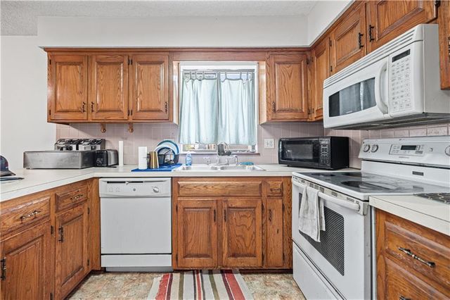 14408 St Andrews Drive, Grandview, MO 64030