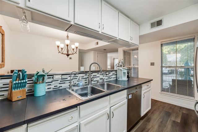 7510 Holly Hill Drive 111, Dallas, TX 75231