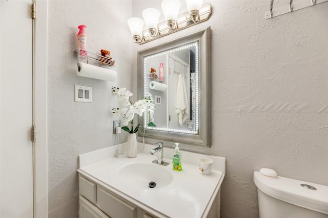 7510 Holly Hill Drive 111, Dallas, TX 75231