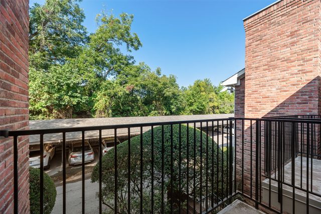 7510 Holly Hill Drive 111, Dallas, TX 75231