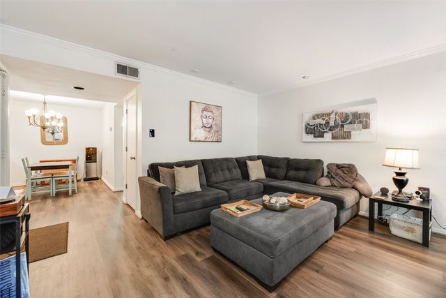 7510 Holly Hill Drive 111, Dallas, TX 75231