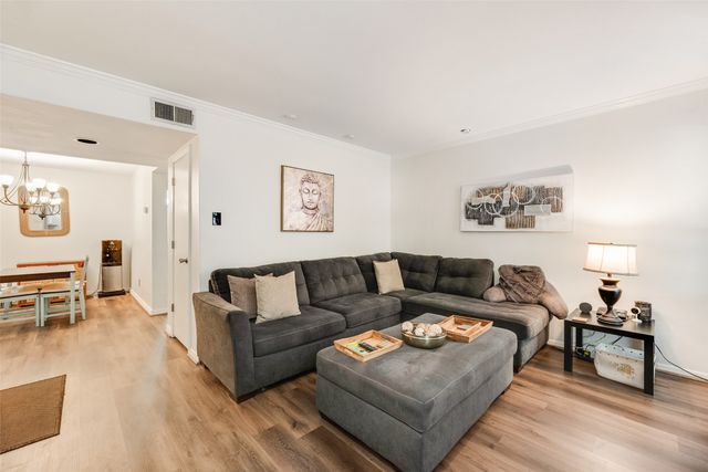 7510 Holly Hill Drive 111, Dallas, TX 75231