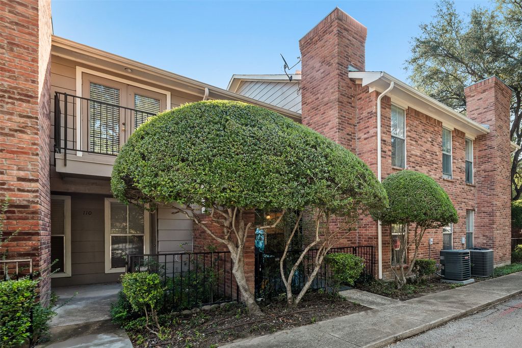 7510 Holly Hill Drive 111, Dallas, TX 75231
