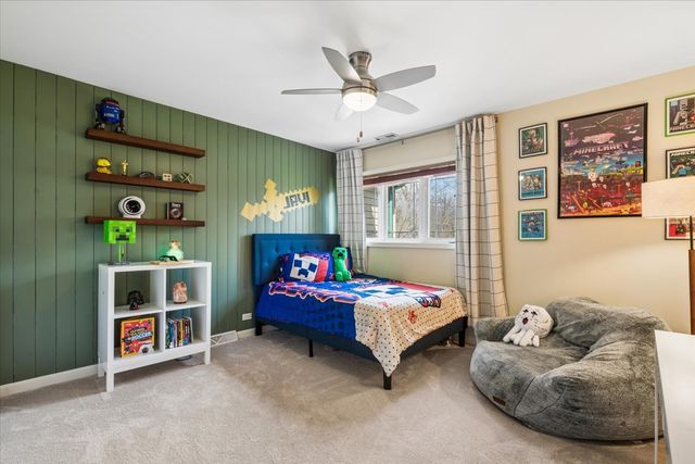 1311 Carlisle Place, Deerfield, IL 60015