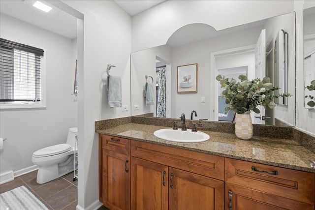 1311 Carlisle Place, Deerfield, IL 60015