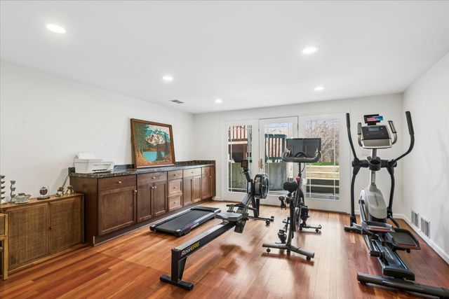 1311 Carlisle Place, Deerfield, IL 60015