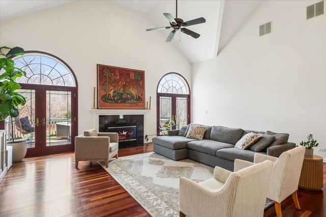 1311 Carlisle Place, Deerfield, IL 60015