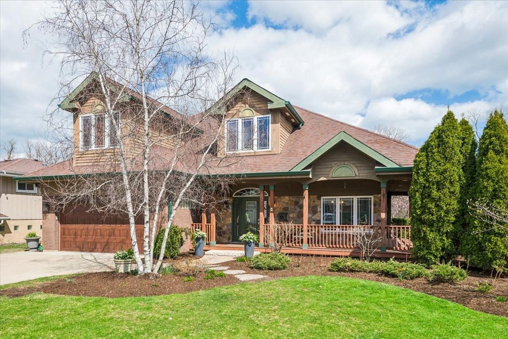 1311 Carlisle Place, Deerfield, IL 60015
