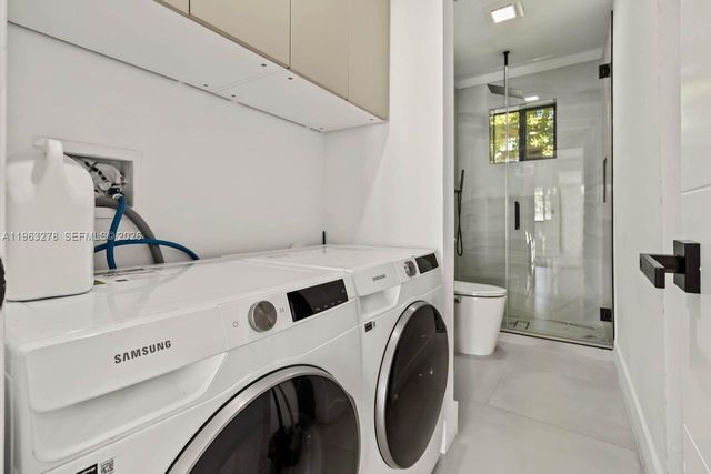 221 NE 4th St, Hallandale Beach, FL 33009