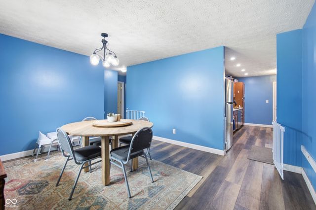 975 Stonegate Road, Greenwood, IN 46142