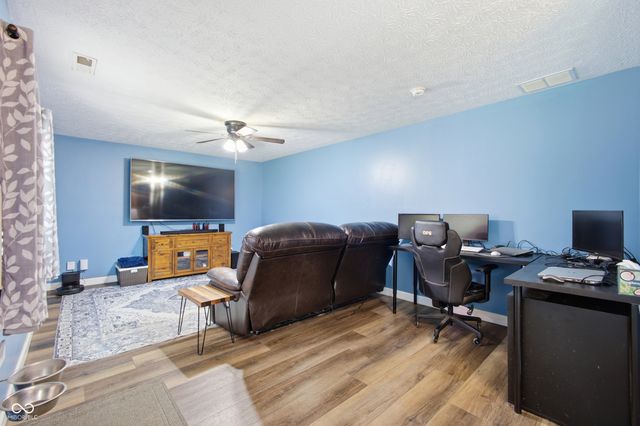 975 Stonegate Road, Greenwood, IN 46142