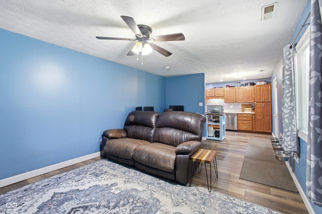 975 Stonegate Road, Greenwood, IN 46142