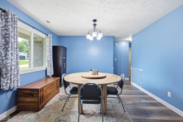 975 Stonegate Road, Greenwood, IN 46142