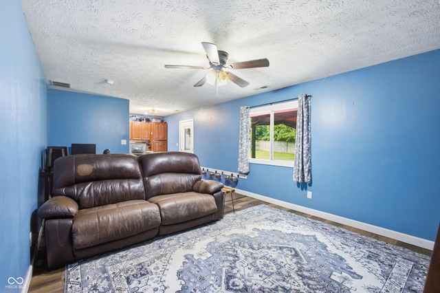 975 Stonegate Road, Greenwood, IN 46142