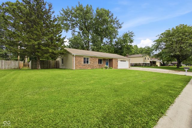 975 Stonegate Road, Greenwood, IN 46142