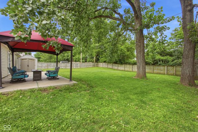 975 Stonegate Road, Greenwood, IN 46142