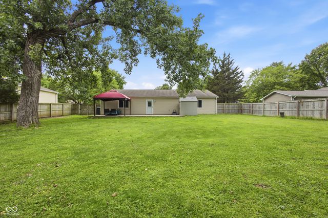 975 Stonegate Road, Greenwood, IN 46142