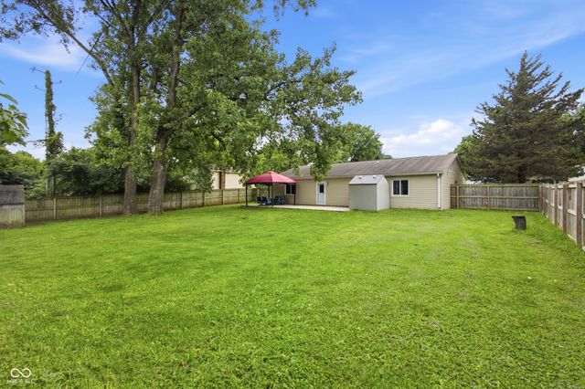 975 Stonegate Road, Greenwood, IN 46142